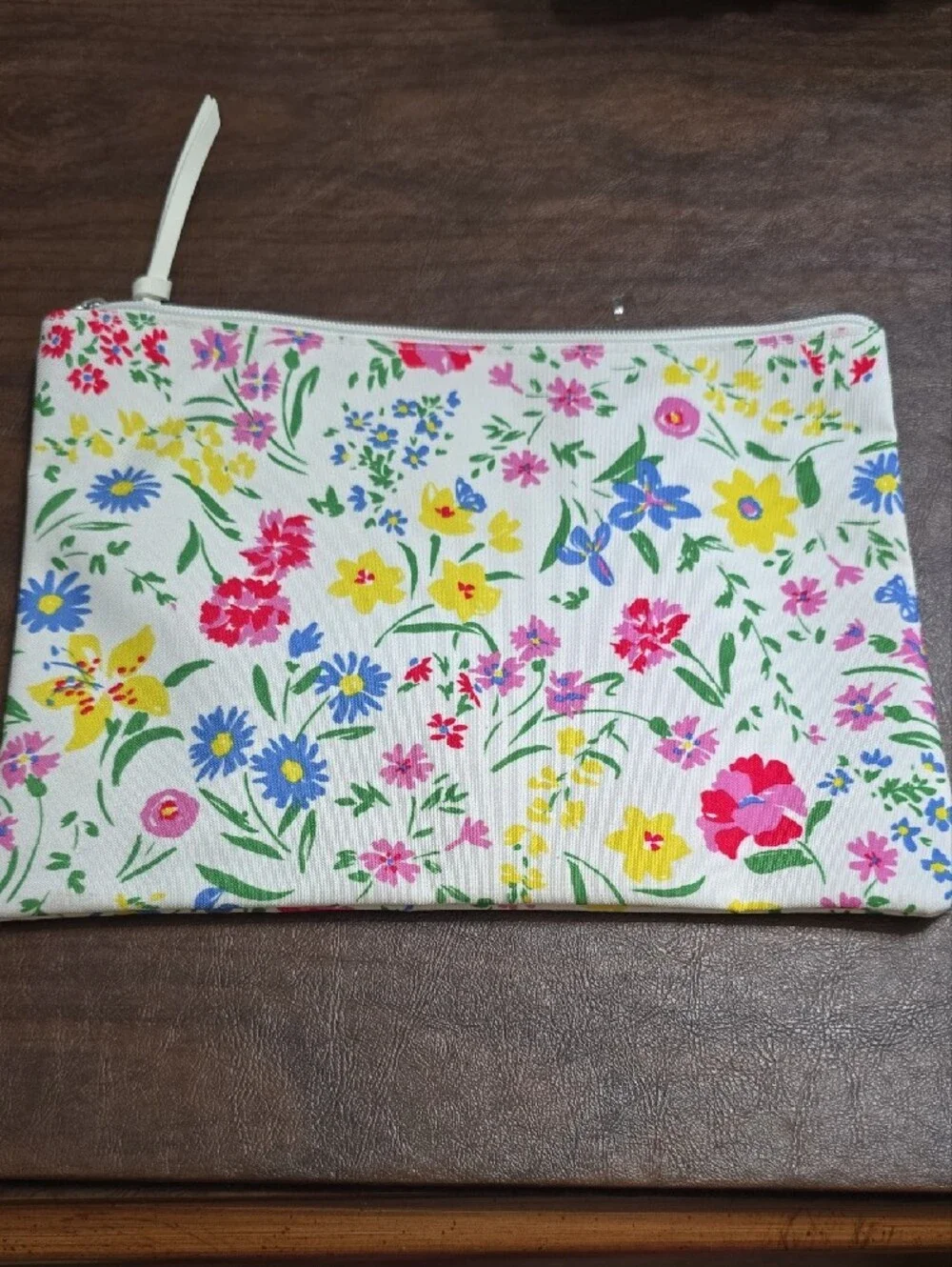 kate spade White Floral Zip Pouch